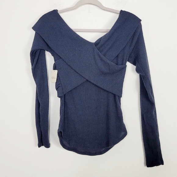 Sweater Free People Knit Gray Off-the-Shoulder Long Sleeve NWT - Picture 2 of 8